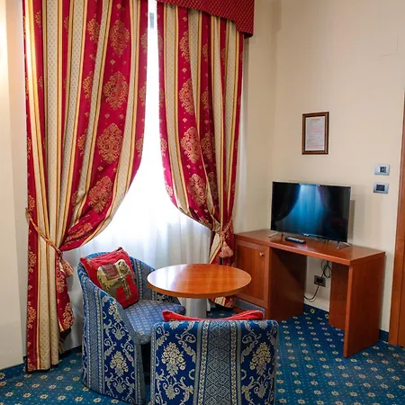 Отель Cavour