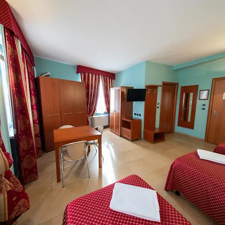 Cavour Отель 3*