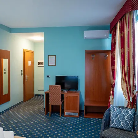 Отель Cavour 3*