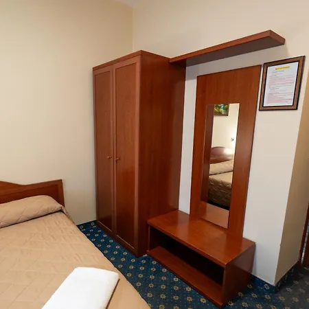 Cavour Отель 3*