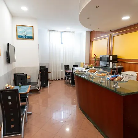 Cavour Отель 3*