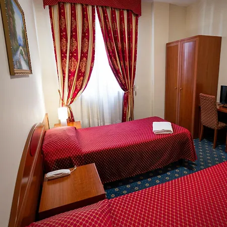Cavour Отель 3*