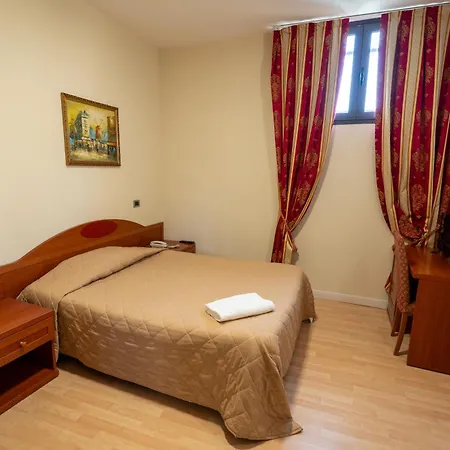 Cavour 3* Μονκαλιέρι