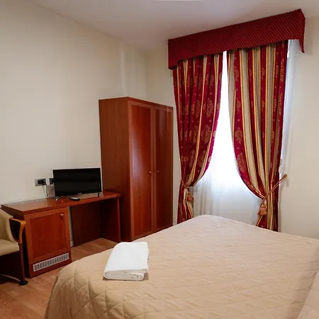 Cavour Отель
