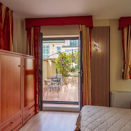 Cavour 3*