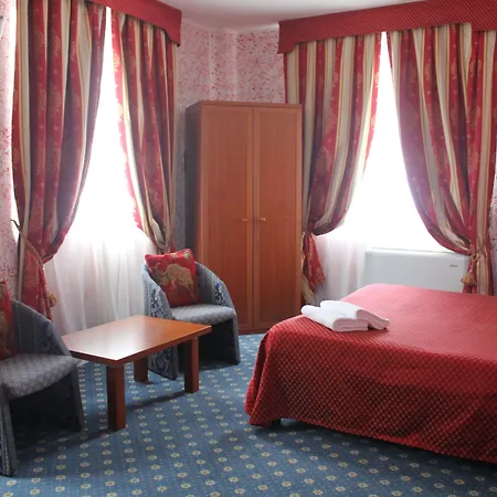 Отель Cavour