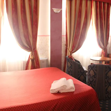 Cavour Отель 3*