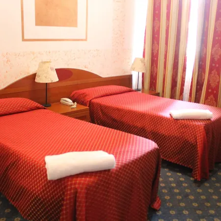 Cavour Отель 3*