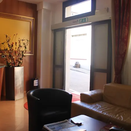 Cavour Отель 3*