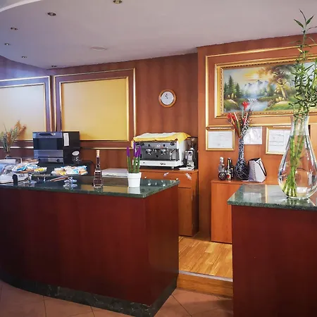 Отель Cavour 3*