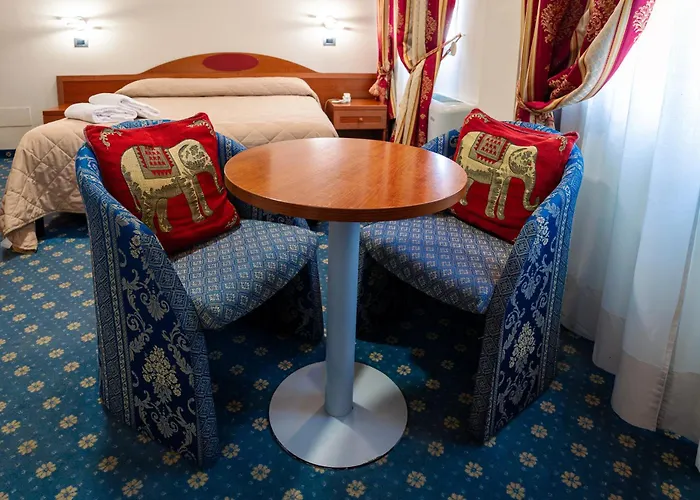 Cavour Otel 3*
